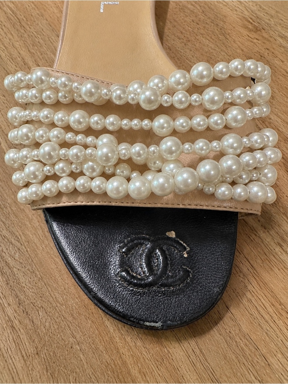 CHANEL Pearl-Strap Beige and Black Slide Mules - Picture 4 of 4